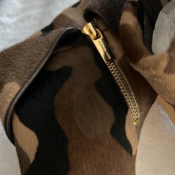 New Real Fur Michael Kors Camo Cav Hair booties & matching chained wallet.😍 - Picture 5 of 16